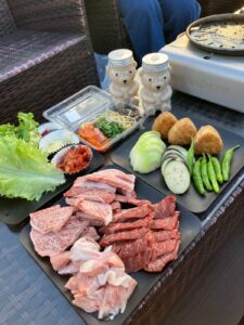 野寄聖統とBBQに参加した様子